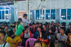 ภาพบรรยากาศการเซ็นสัญญาคนงานพม่า