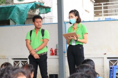 บรรยาการนำเข้าคนงานต่างด้าวฟังการอบรมจากเจ้าหน้าที่