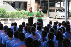 บรรยากาศเจ้าหน้าที่อบรมคนงานก่อนส่งให้กับนายจ้าง