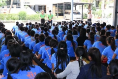 บรรยากาศเจ้าหน้าที่อบรมคนงานก่อนส่งให้กับนายจ้าง