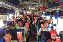 ภาพบรรยากาศคนงานกำลังออกเดินทางมายัง ออฟฟิศ บนจ.เดอะ เฟิร์สฯ
