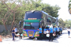 บรรบยากาศคนงานกำลังออกเดินทางสู่บริษัทนายจ้าง  ณ.บนจ.เดอะ เฟิร์สฯ