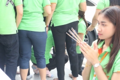 ภาพบรรยากาศ พนักงานร่วมทำพิธีเปิดสำนักงานใหม่ บจน.เดอะ เฟิร์ส กูด แมน กรุ๊ป