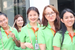 ภาพบรรยากาศ พนักงานร่วมทำพิธีเปิดสำนักงานใหม่ บจน.เดอะ เฟิร์ส กูด แมน กรุ๊ป