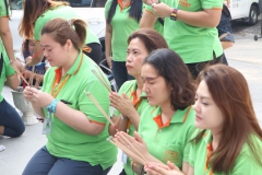 ภาพบรรยากาศ พนักงานร่วมทำพิธีเปิดสำนักงานใหม่ บจน.เดอะ เฟิร์ส กูด แมน กรุ๊ป