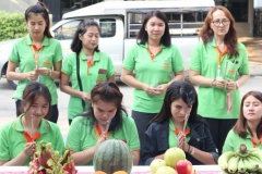 ภาพบรรยากาศ พนักงานร่วมทำพิธีเปิดสำนักงานใหม่ บจน.เดอะ เฟิร์ส กูด แมน กรุ๊ป