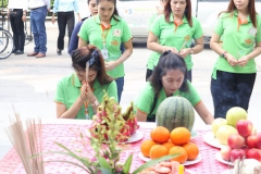 ภาพบรรยากาศ พนักงานร่วมทำพิธีเปิดสำนักงานใหม่ บจน.เดอะ เฟิร์ส กูด แมน กรุ๊ป