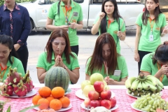 ภาพบรรยากาศ พนักงานร่วมทำพิธีเปิดสำนักงานใหม่ บจน.เดอะ เฟิร์ส กูด แมน กรุ๊ป